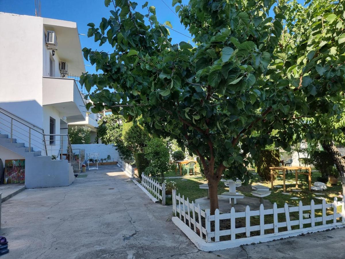 Pensión Elezi Durrës