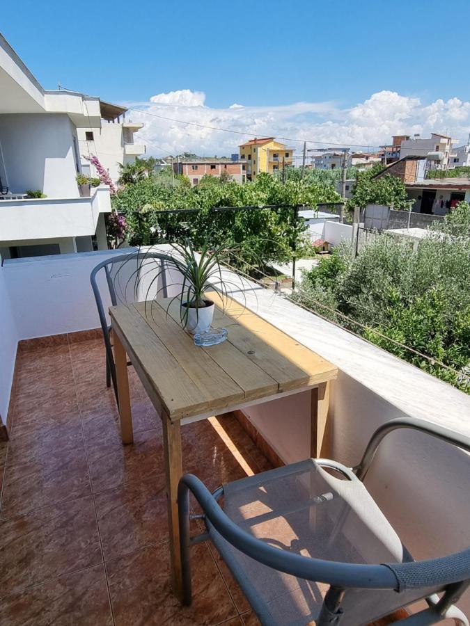 Elezi Pensión Durrës